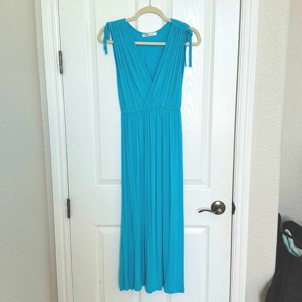 V neck sleeveless summer dress